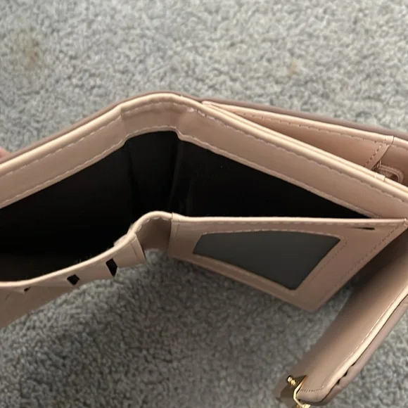 Wallet - Picture 4 of 5